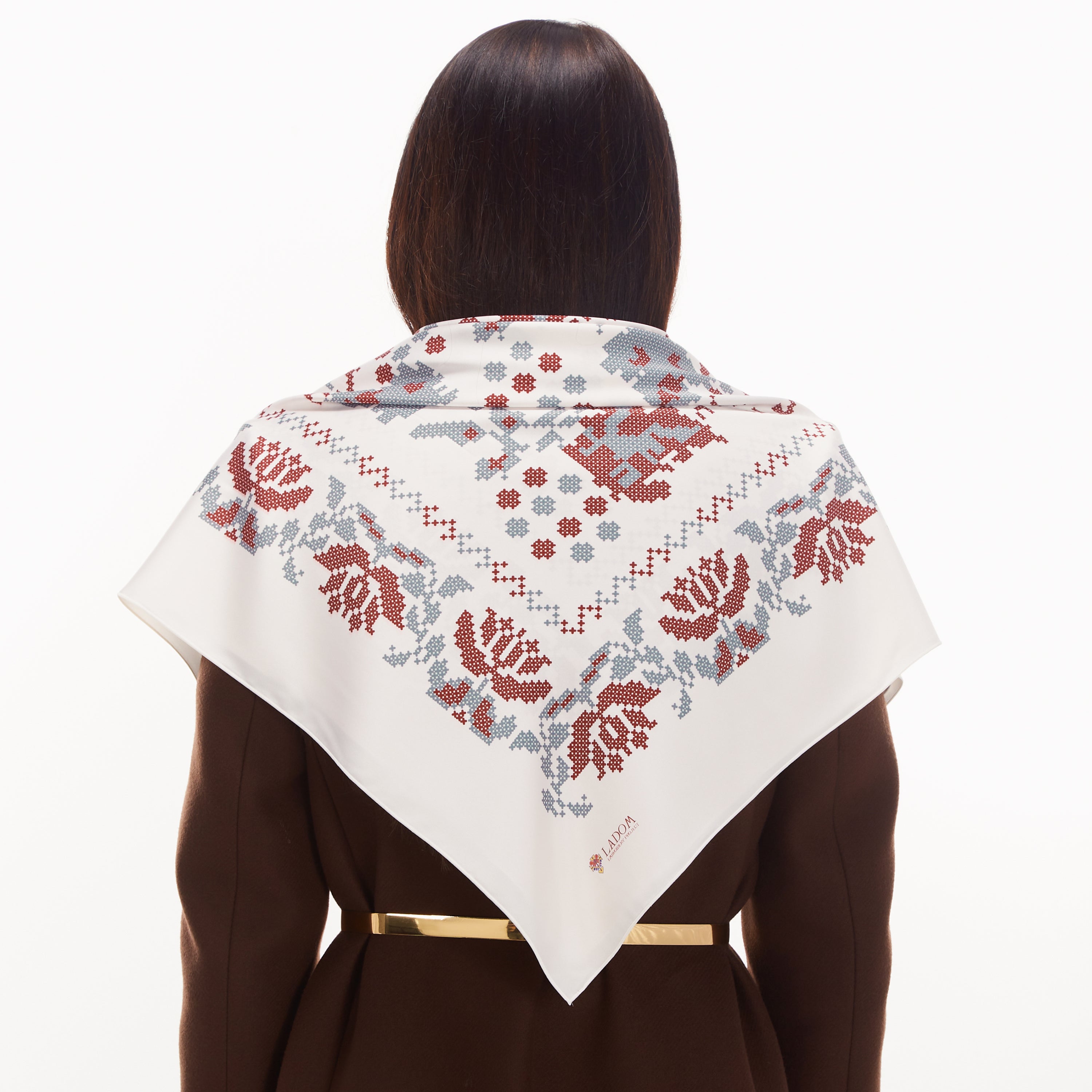 Біла Хустина "Голуби"