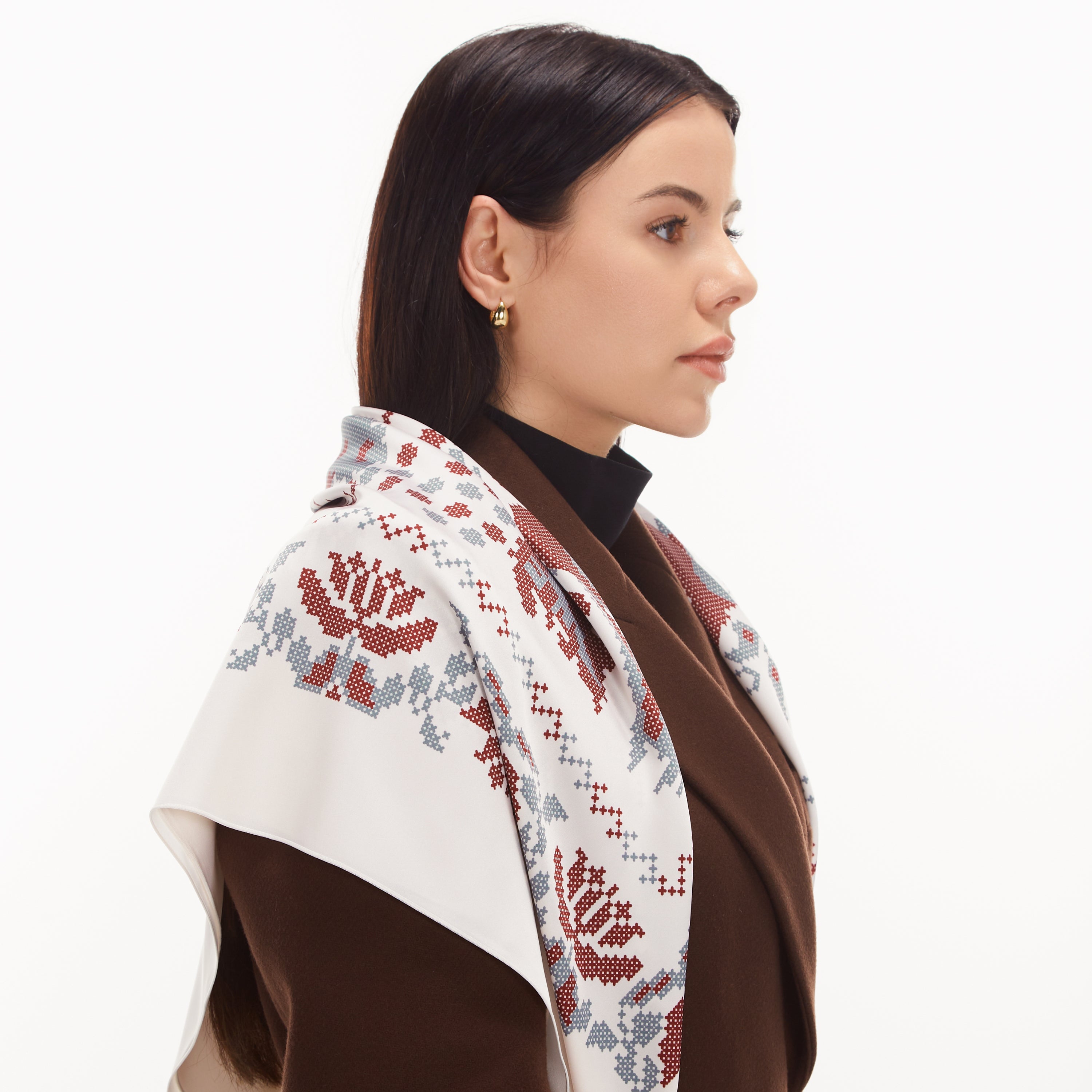 Біла Хустина "Голуби"