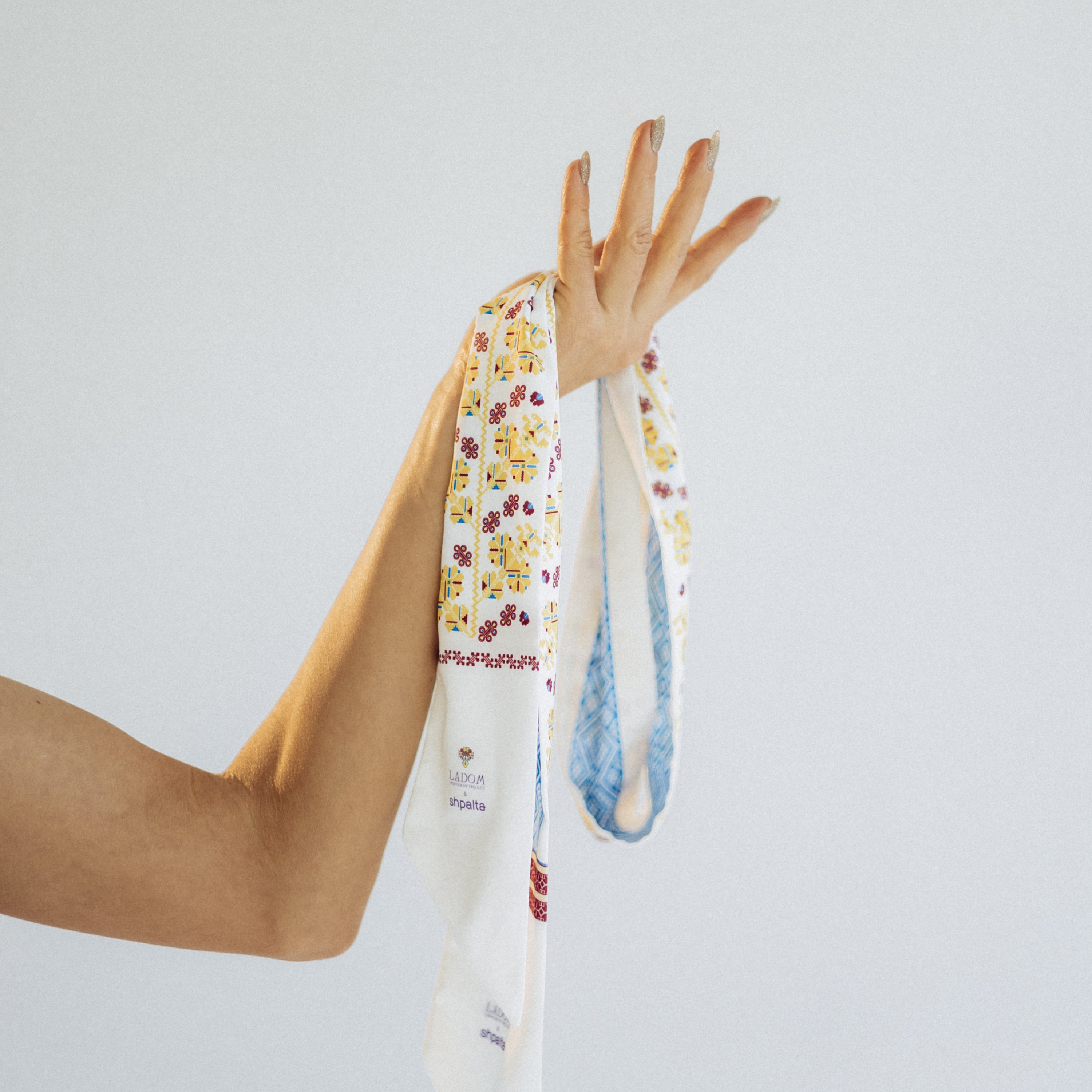 Біла Твіллі "Світове дерево"