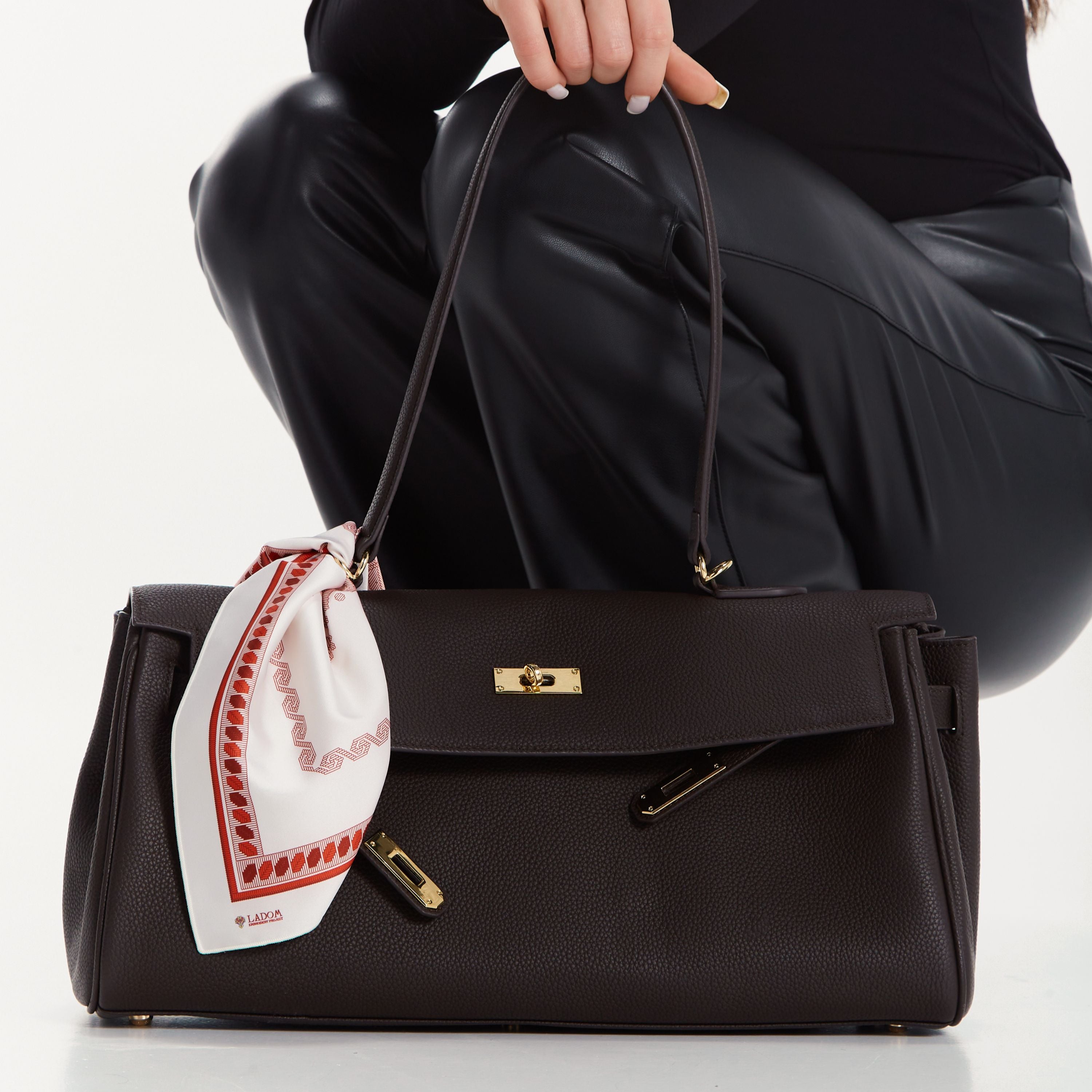 Біла Хустина «Берегиня-Матір»