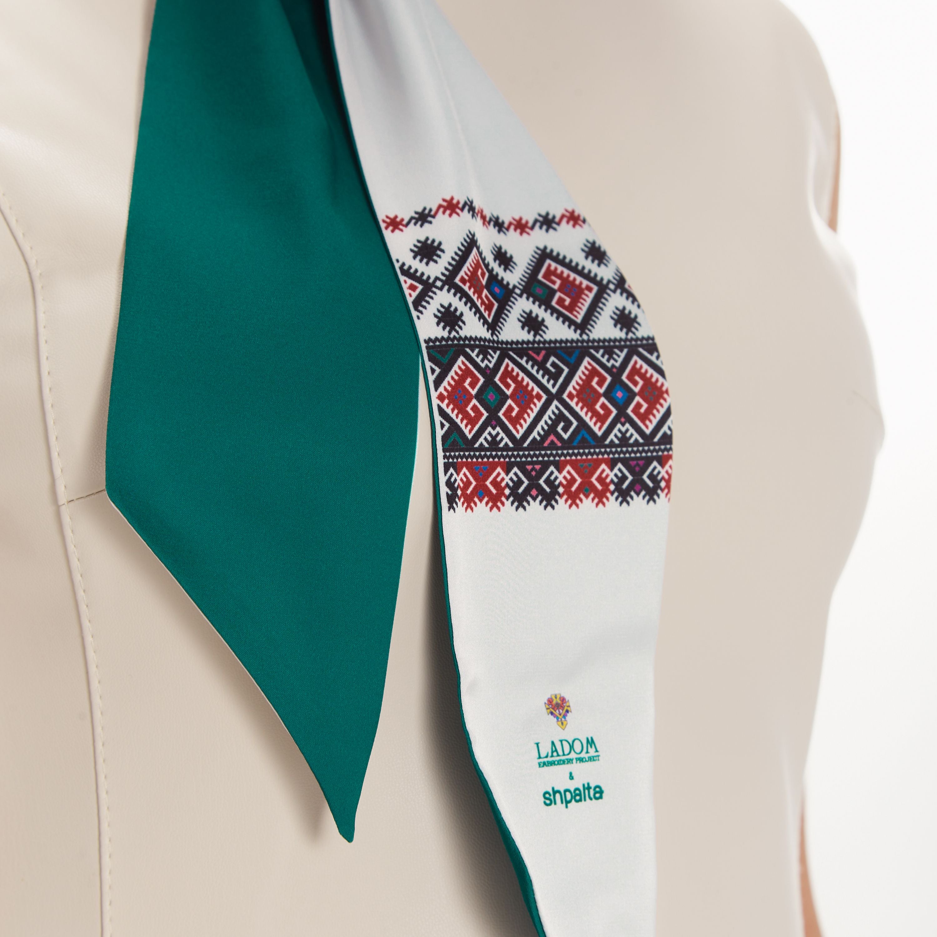 Зелене Хустина "Берегиня зі сваргами"