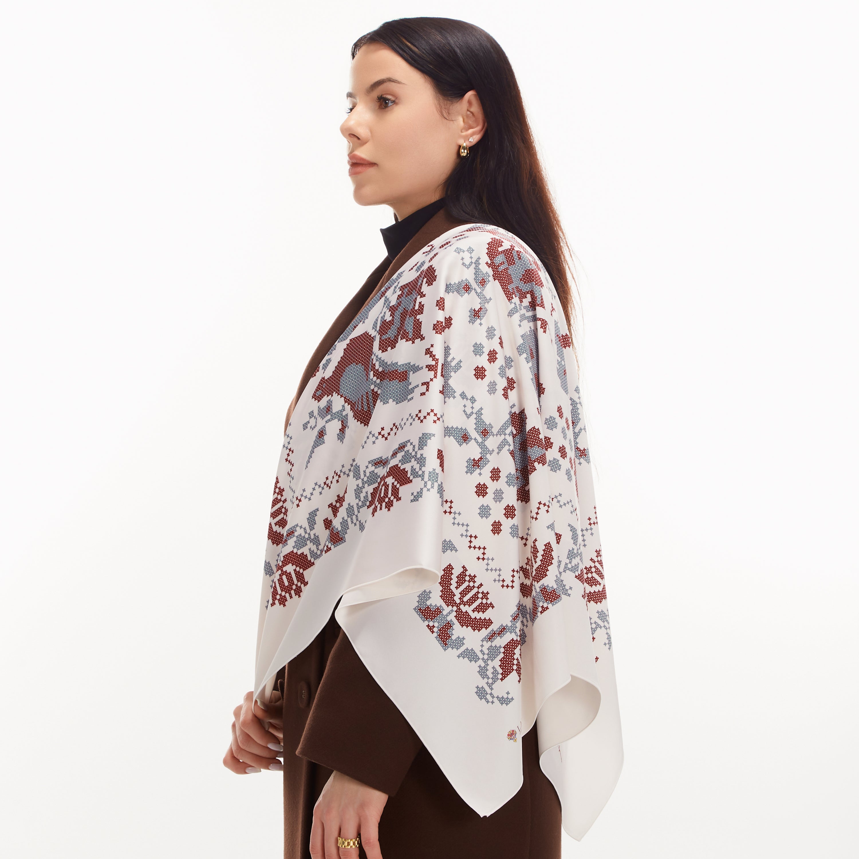 Біла Хустина "Голуби"