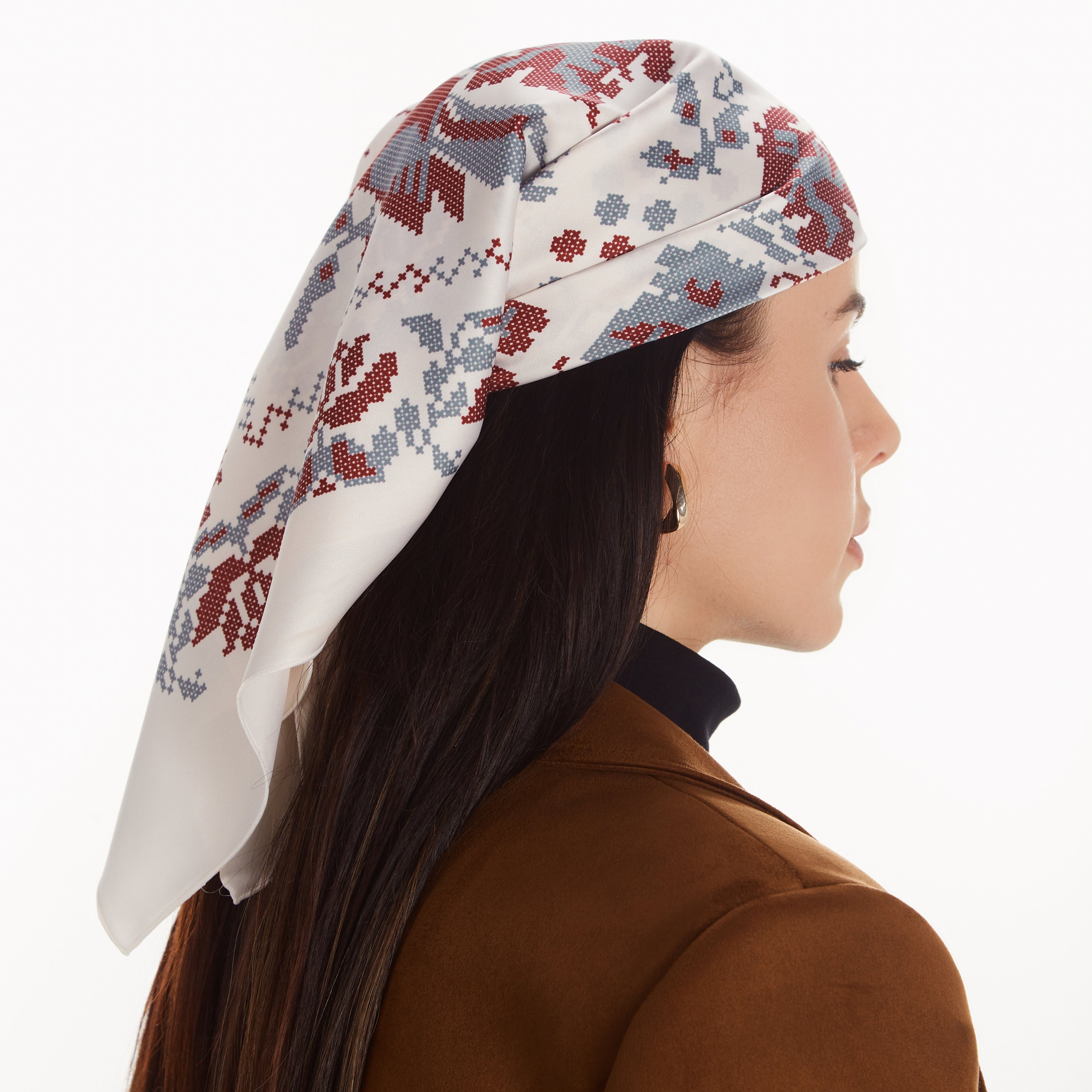 Біла Хустина "Голуби"