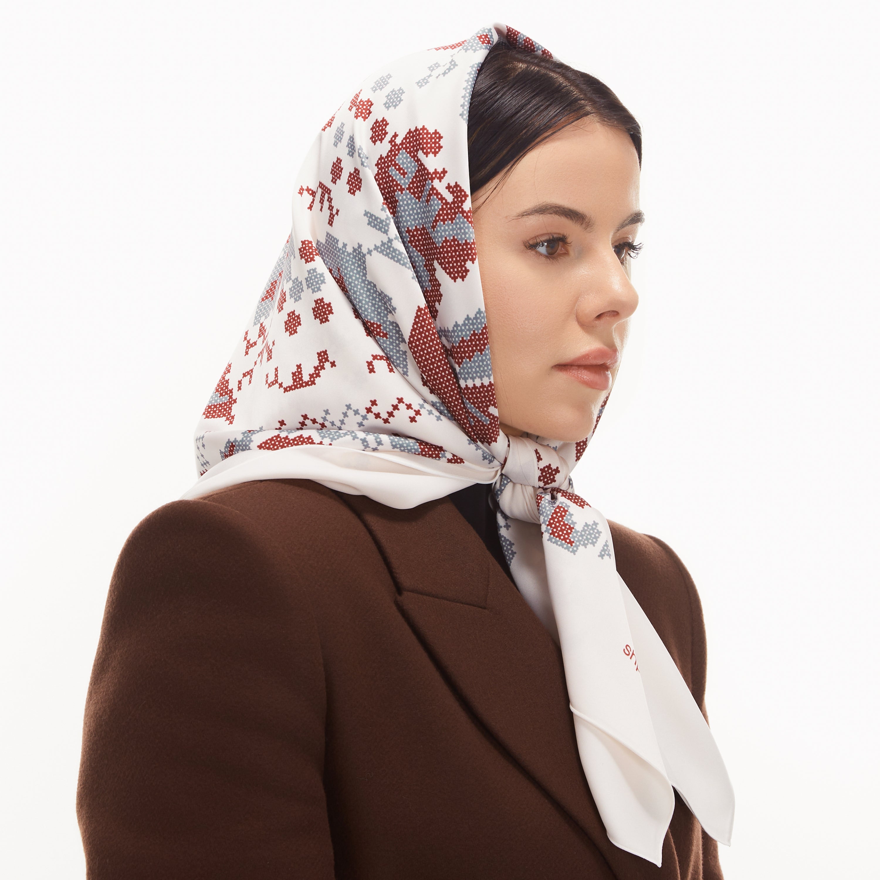 Біла Хустина "Голуби"